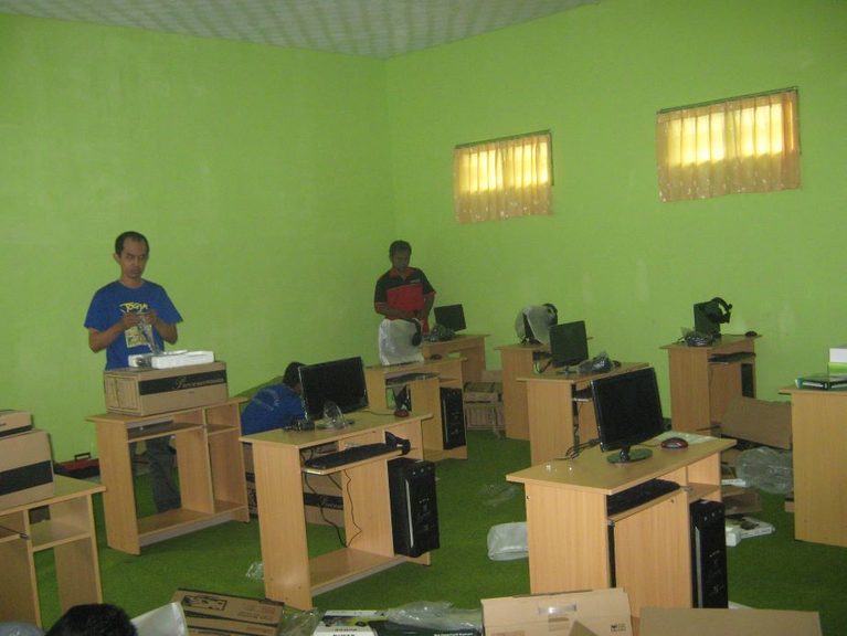instalasi jaringan kabel lab komputer